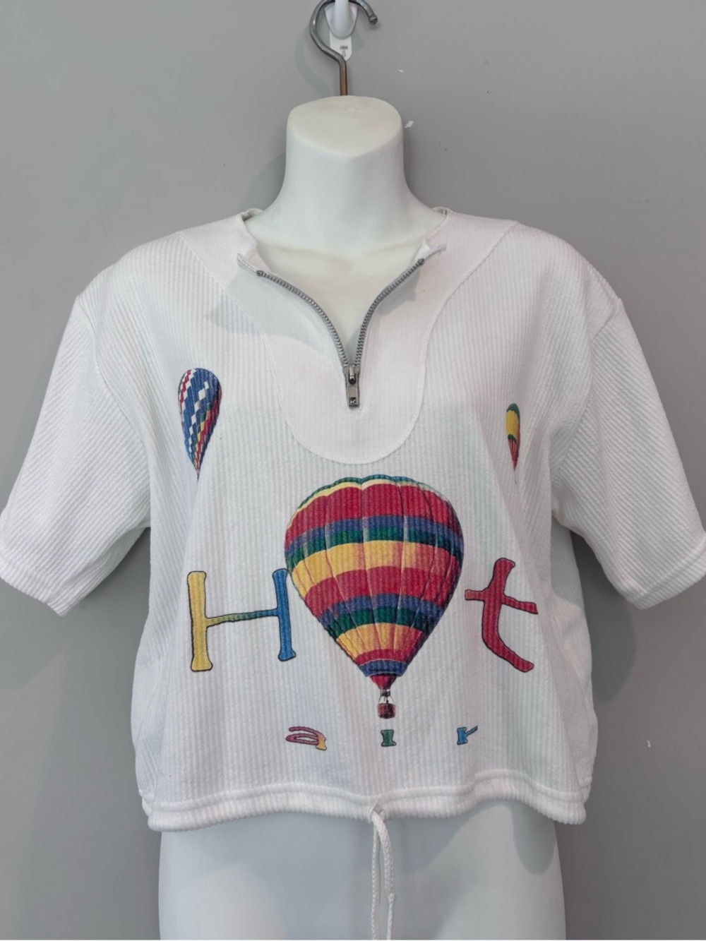 Exist White Hot Air Balloon Graphic Crop Top with Multicolor Print